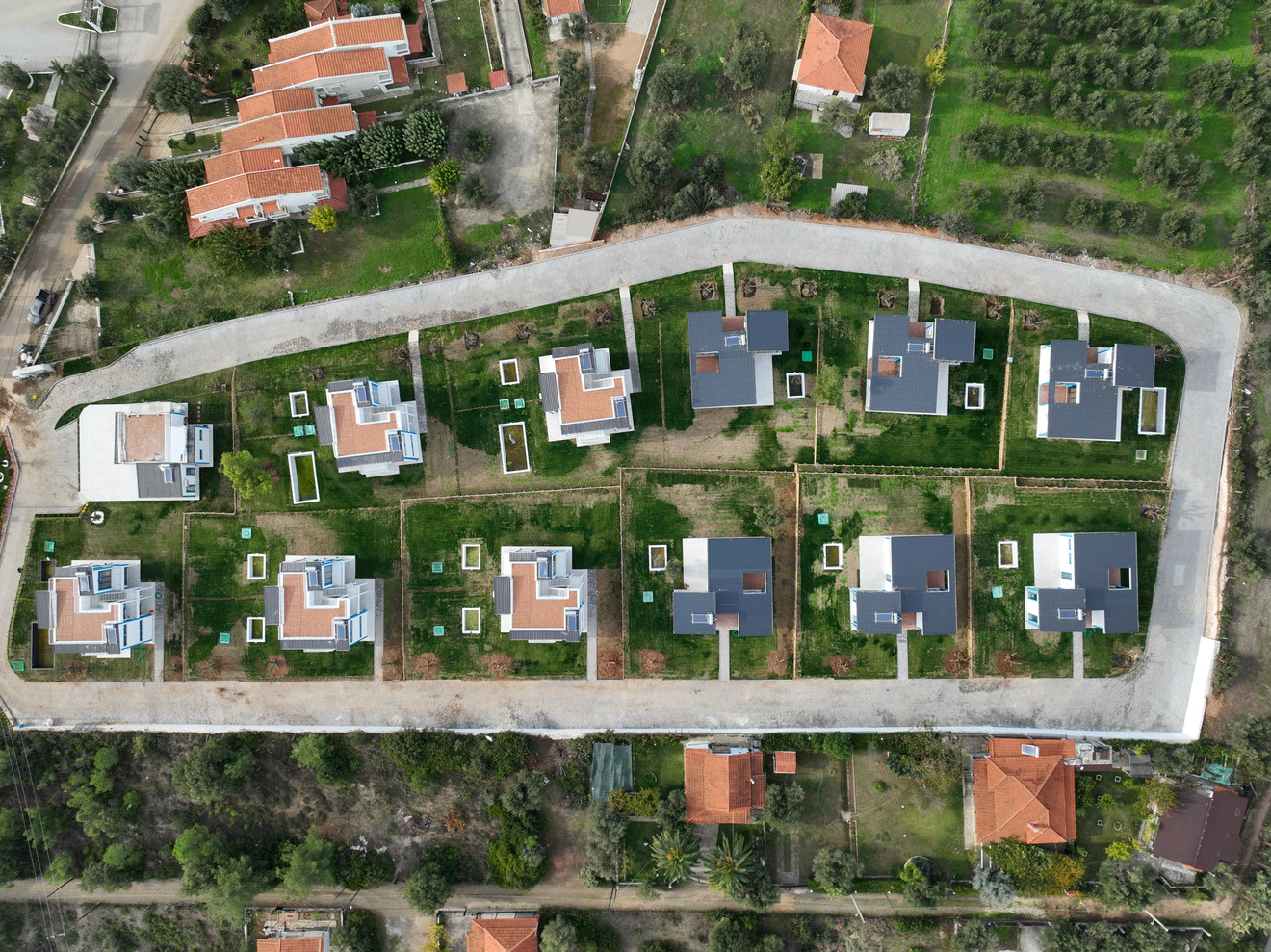 Real Estate photo 1