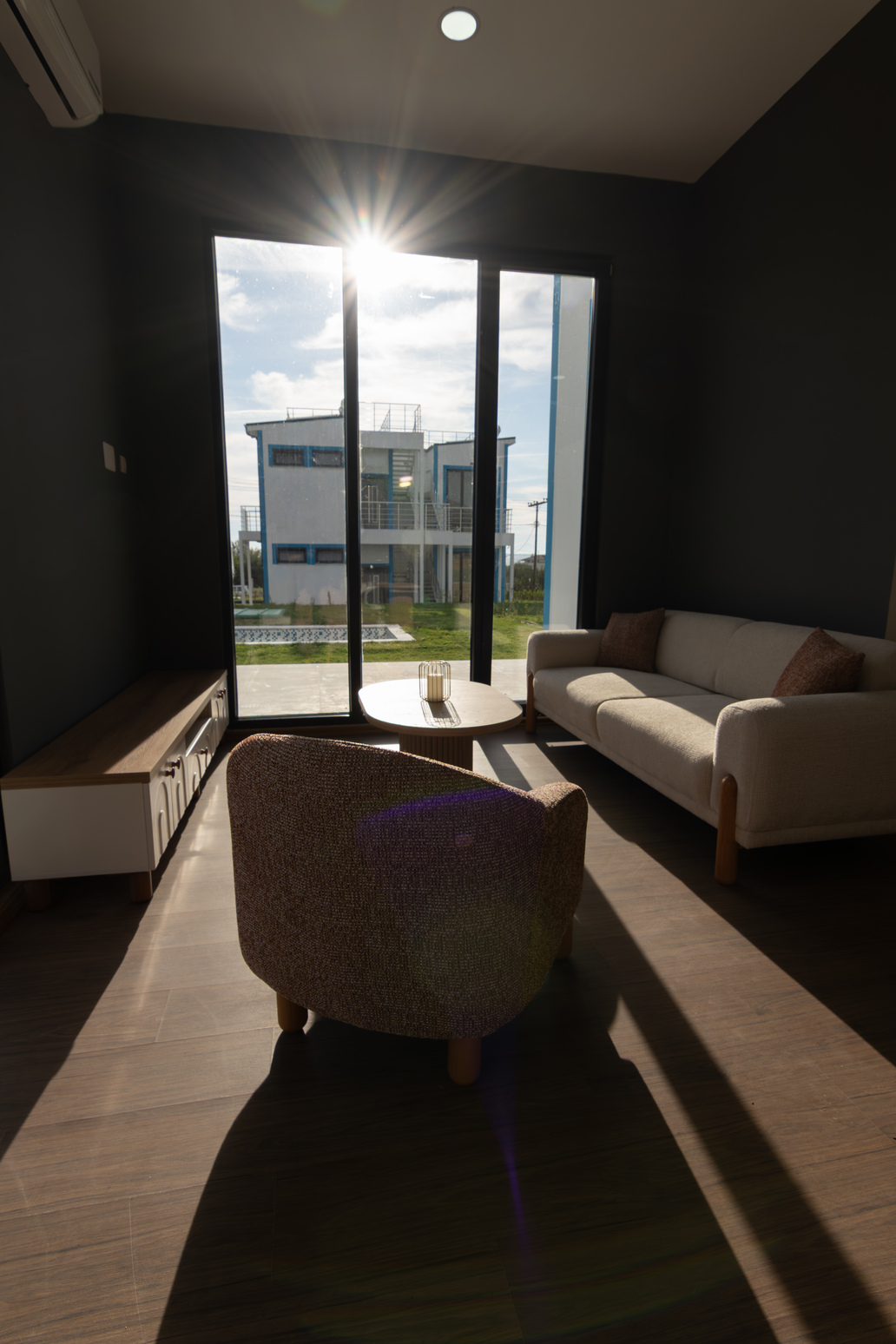 Real Estate photo 13