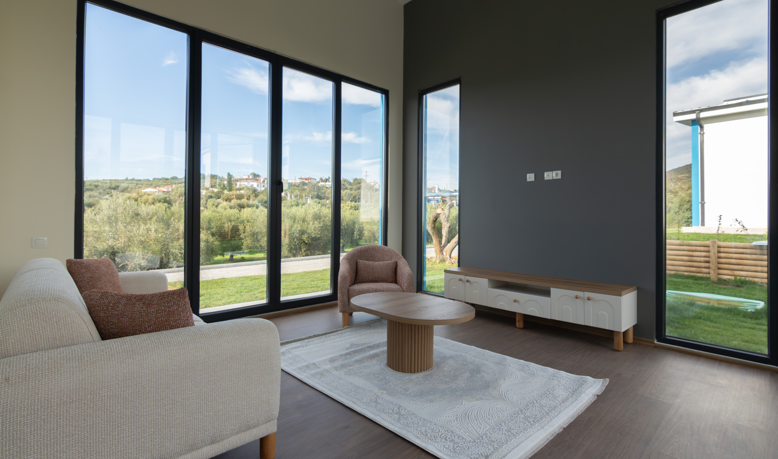 Real Estate photo 7
