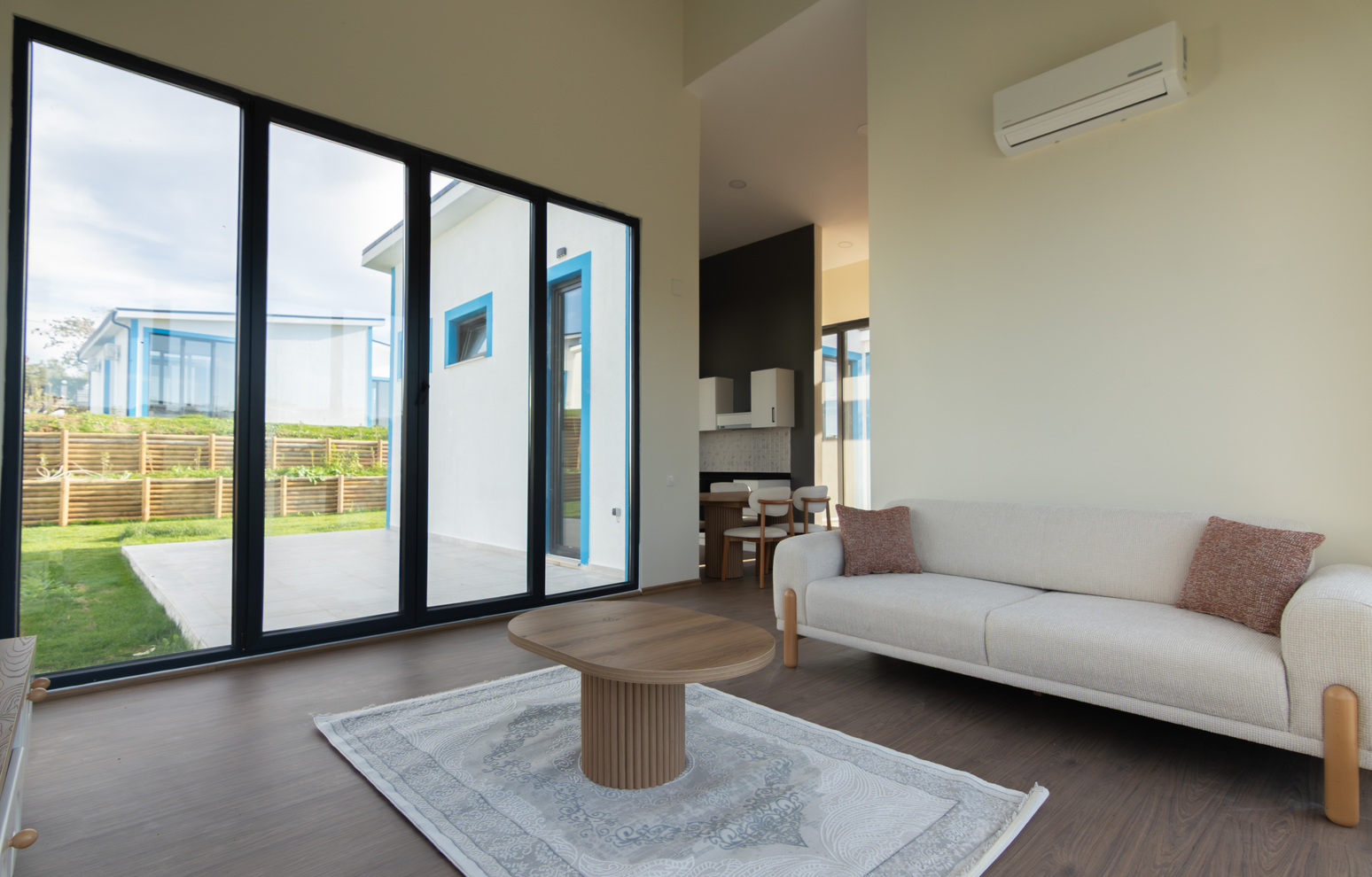 Real Estate photo 9