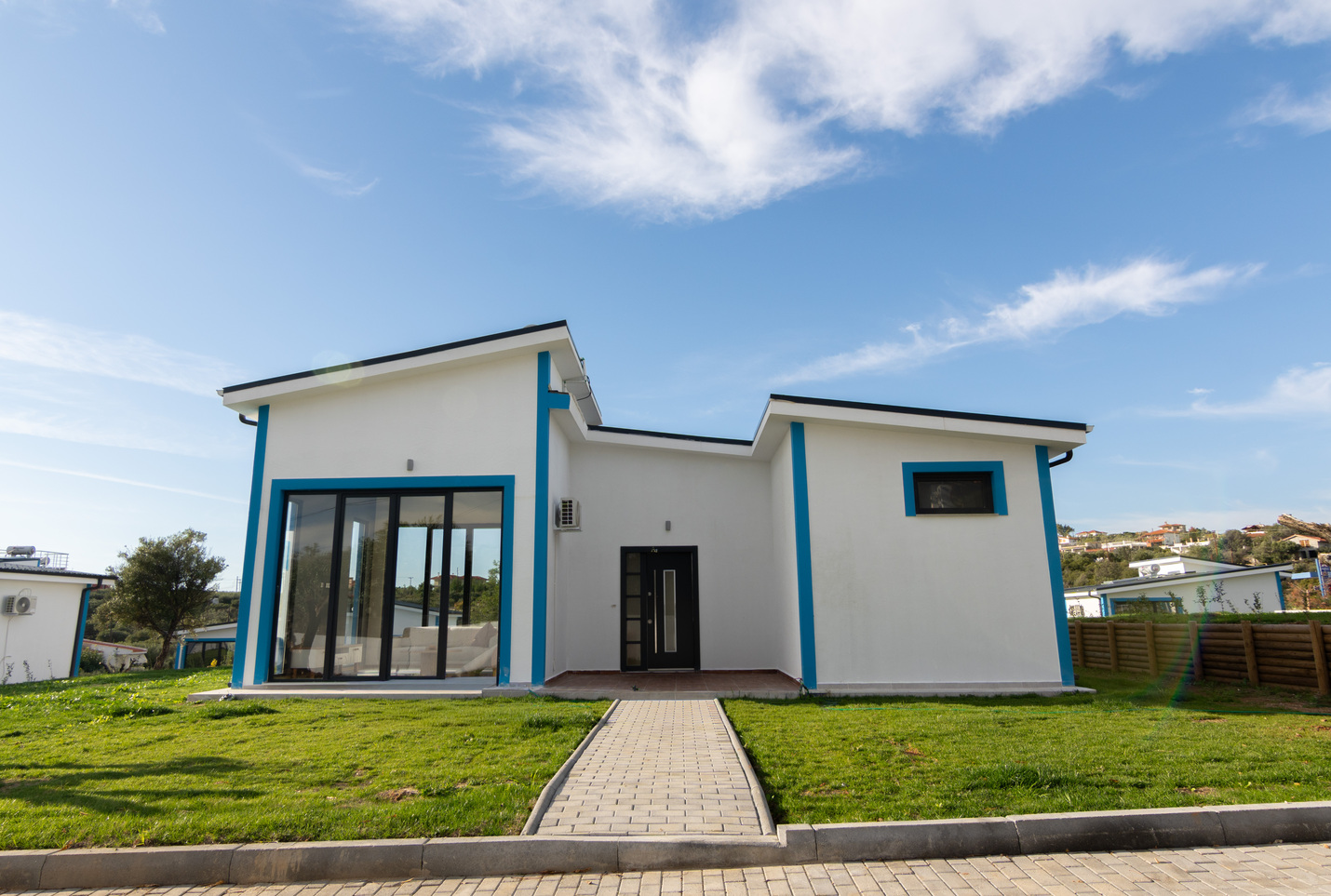 Real Estate photo 10